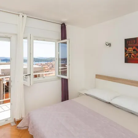 Center Apartment *